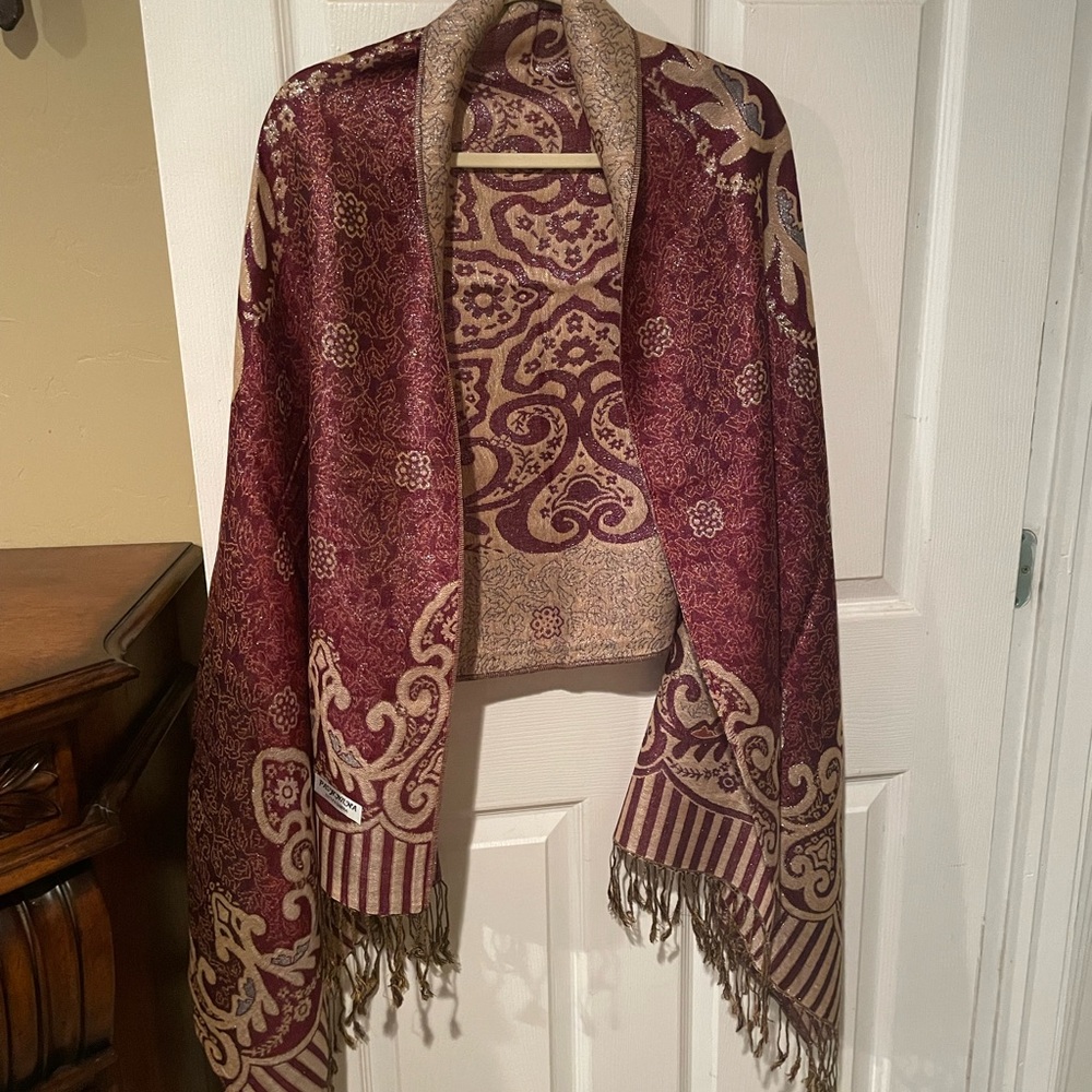 Pashmina Burgundy and Beige Patterned Shawl